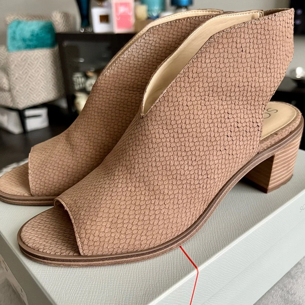 Sole Society Chunky Heeled Sandal - Picture 3 of 8